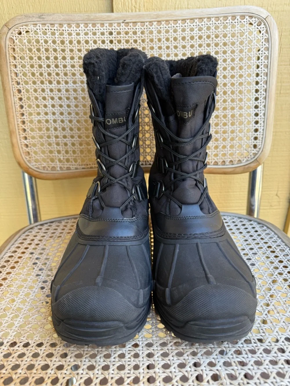Khombu Black Insulated Waterproof Lace Up Winter Snow Boots Mens size 10